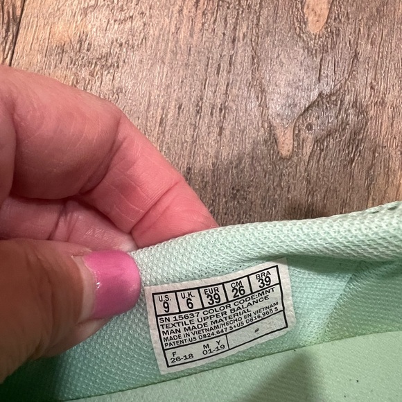 NEW SKECHERS - GO WALK Joy - Aurora - Sz 9 - Be noticed in this cool mint color - Picture 8 of 9